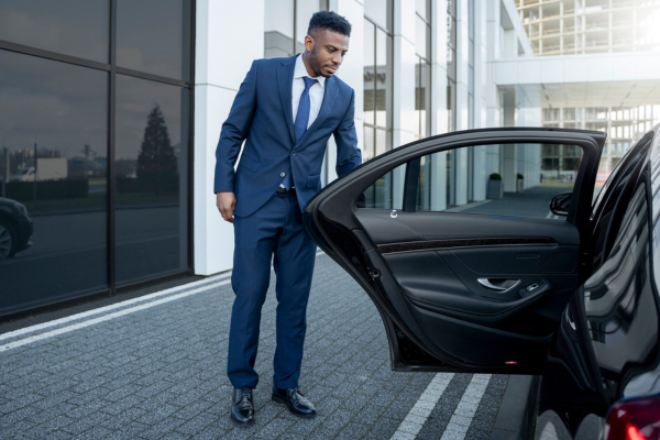DL CARS Fes - Luxury car with chauffeur at Fes Airport for free delivery